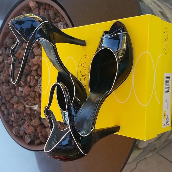 Circa Joan & David DJ Moss Black/White Ankle Strap Heeled Shoes - Picture 7 of 9